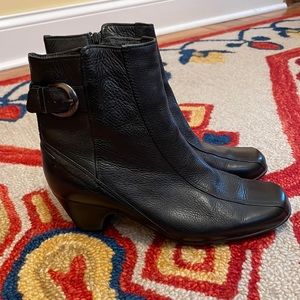 Clarks zip black leather boots size 7 square toe